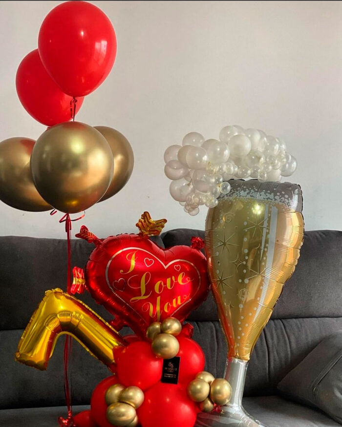 Bouquet L globos Futbol rojo hinchados con helio – La Fiesta de Olivia